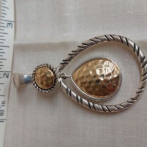 Magnetic necklace pendant